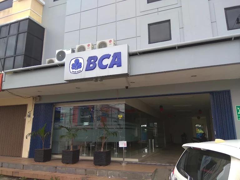 BCA KCP Sei Raya Dalam